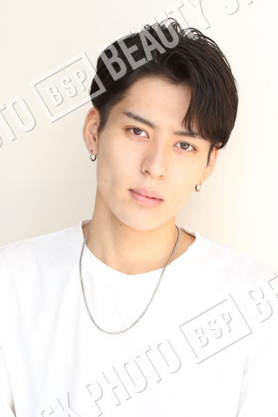 七三アップバングショート